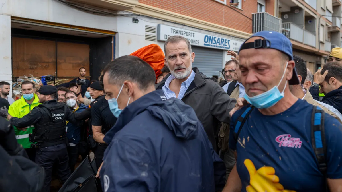 Spanish Royals and PM Face Hostile Reception in Flood-Hit Valencia