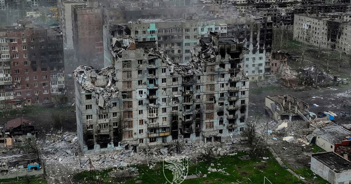 Fighting Persists Near Bakhmut Despite Ceasefire Attempts