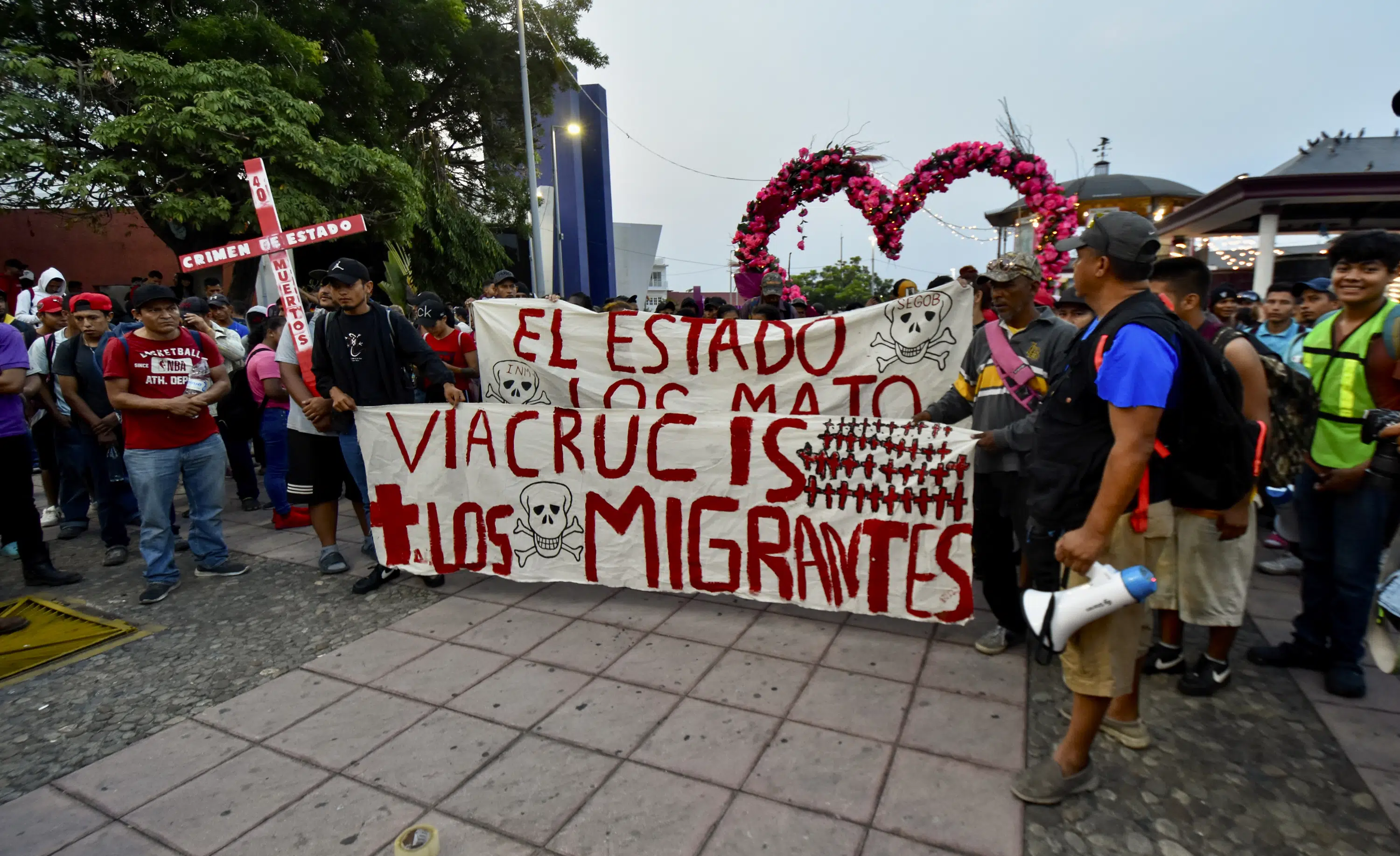 "Massive Group of Migrants Embark on Journey North from Southern Mexico"