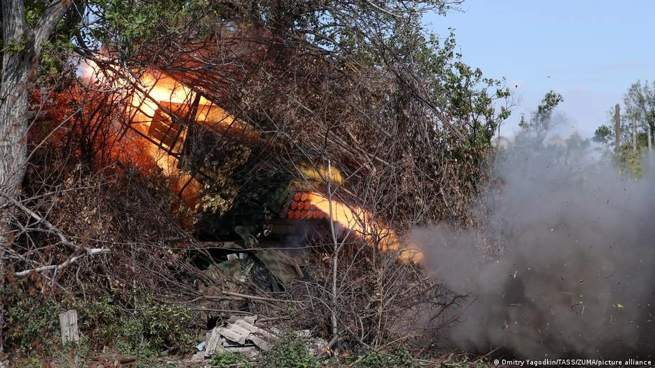Zelenskyy Visits Troops Amid Ongoing Battle for Pokrovsk