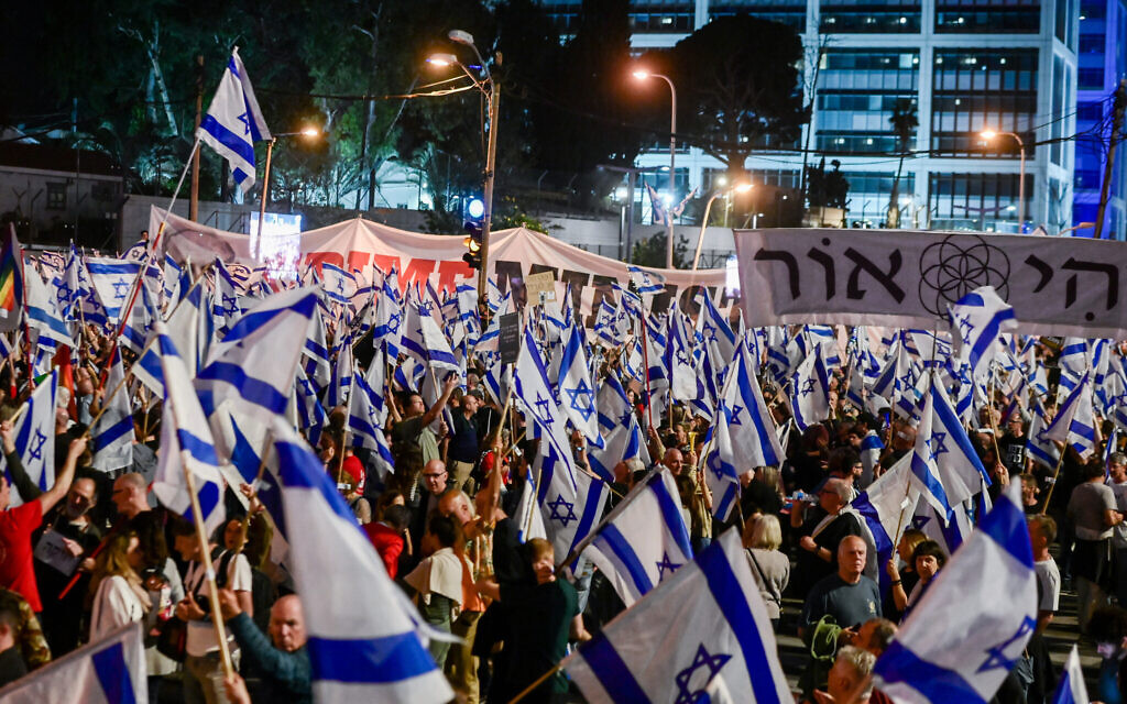 Israeli Officials Deny Allegations of Mossad Involvement in Anti-Overhaul Protests and Advocate for Peaceful Gathering at Western Wall