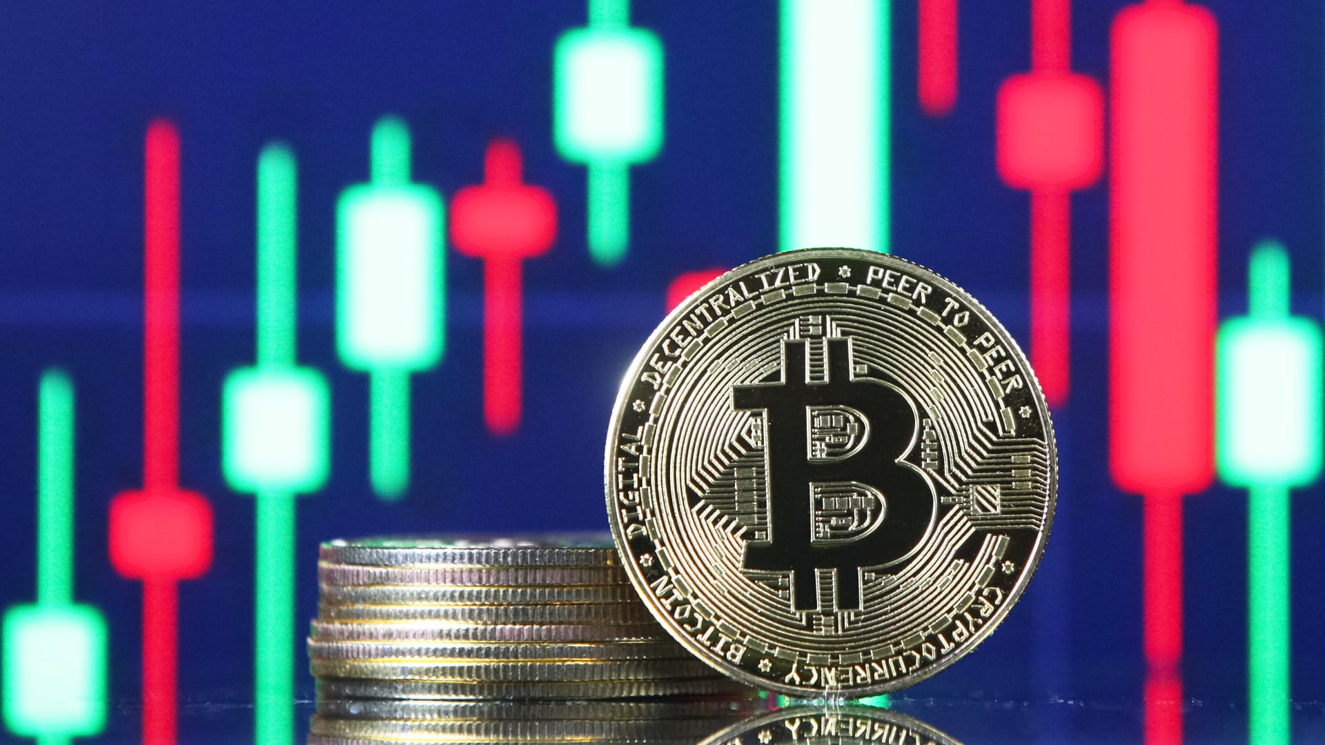 Crypto Market Struggles as Bitcoin and Ether Face Inflation and Interest Rate Concerns