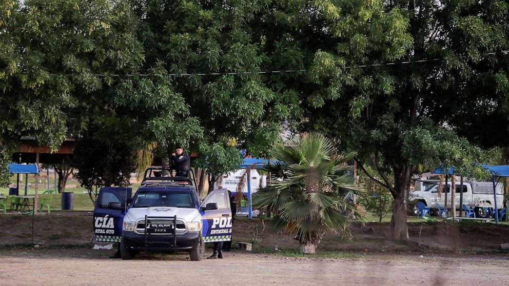 Gunmen storm Mexican resort, killing 7 including child.