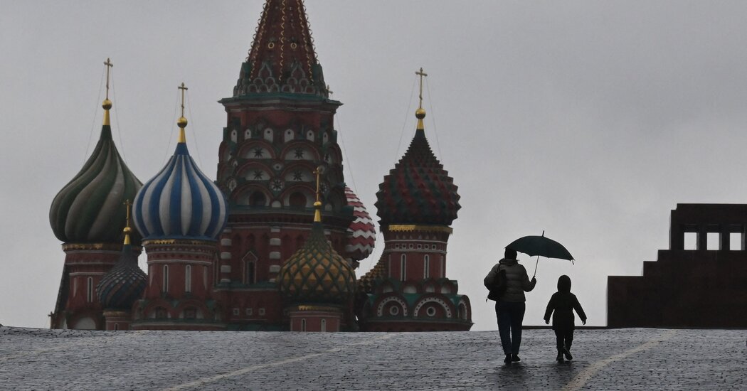 Featured image for Russia Targets Child-Free Lifestyles to Combat Declining Birthrate