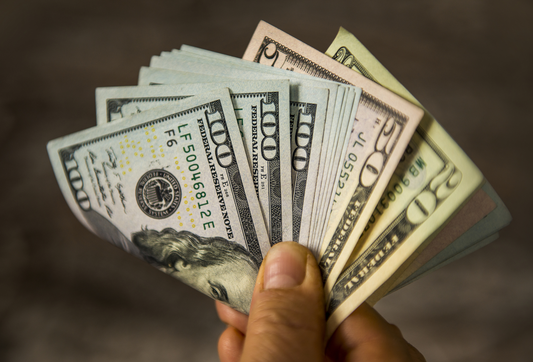 "Maximizing Dividend Income: Top Picks for 2024"