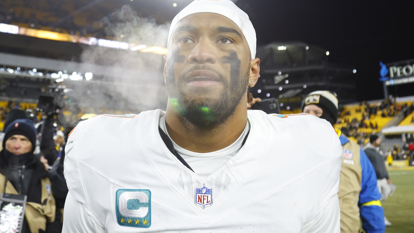 Featured image for Dolphins Bench Tua Tagovailoa, Rookie Quinn Ewers to Start vs. Bengals