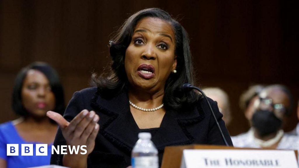 Featured image for Fed Governor Lisa Cook Sues Trump Over Firing Attempt, Challenging Central Bank Independence