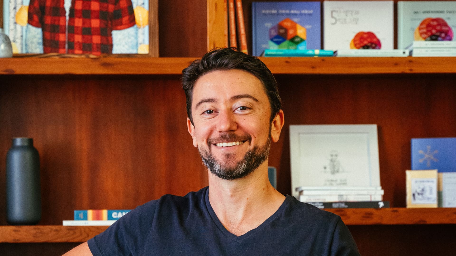 Featured image for "Podcast and Newsletter Success: Quality and Consistency Pays Off for 42-Year-Old Earning Over $1 Million Annually"