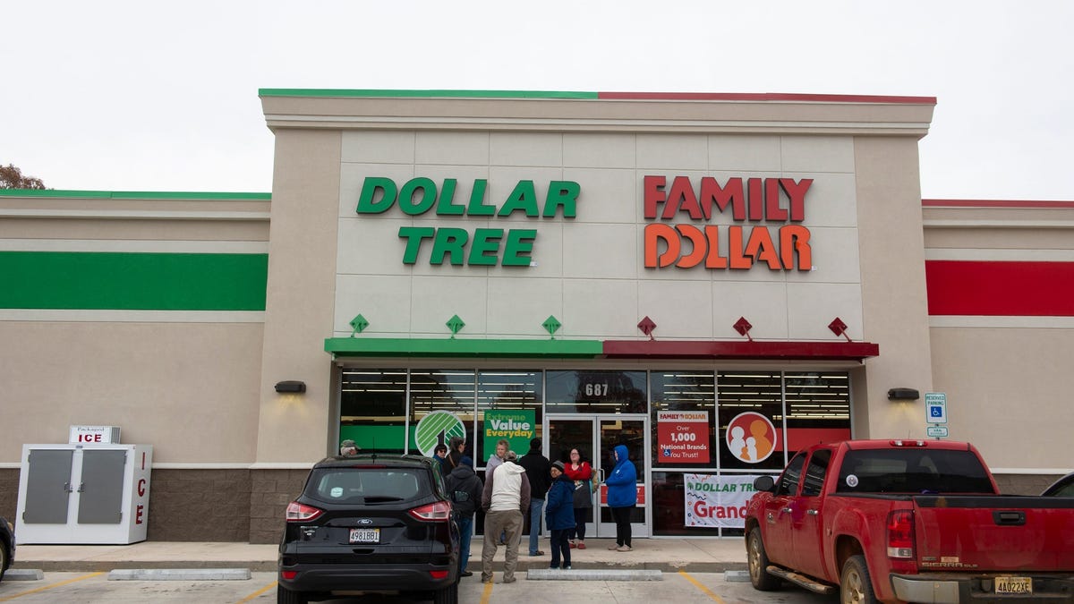 Featured image for Dollar Tree Revives Nearly 200 Shuttered 99 Cents Only Stores