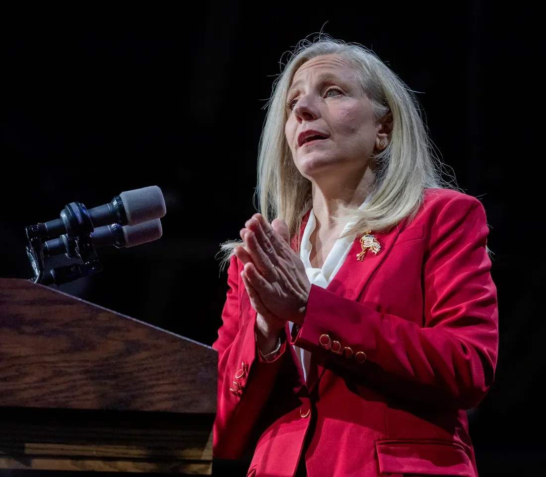 Featured image for Virginia's Political Shift: Spanberger's Rise and the State's Changing Landscape