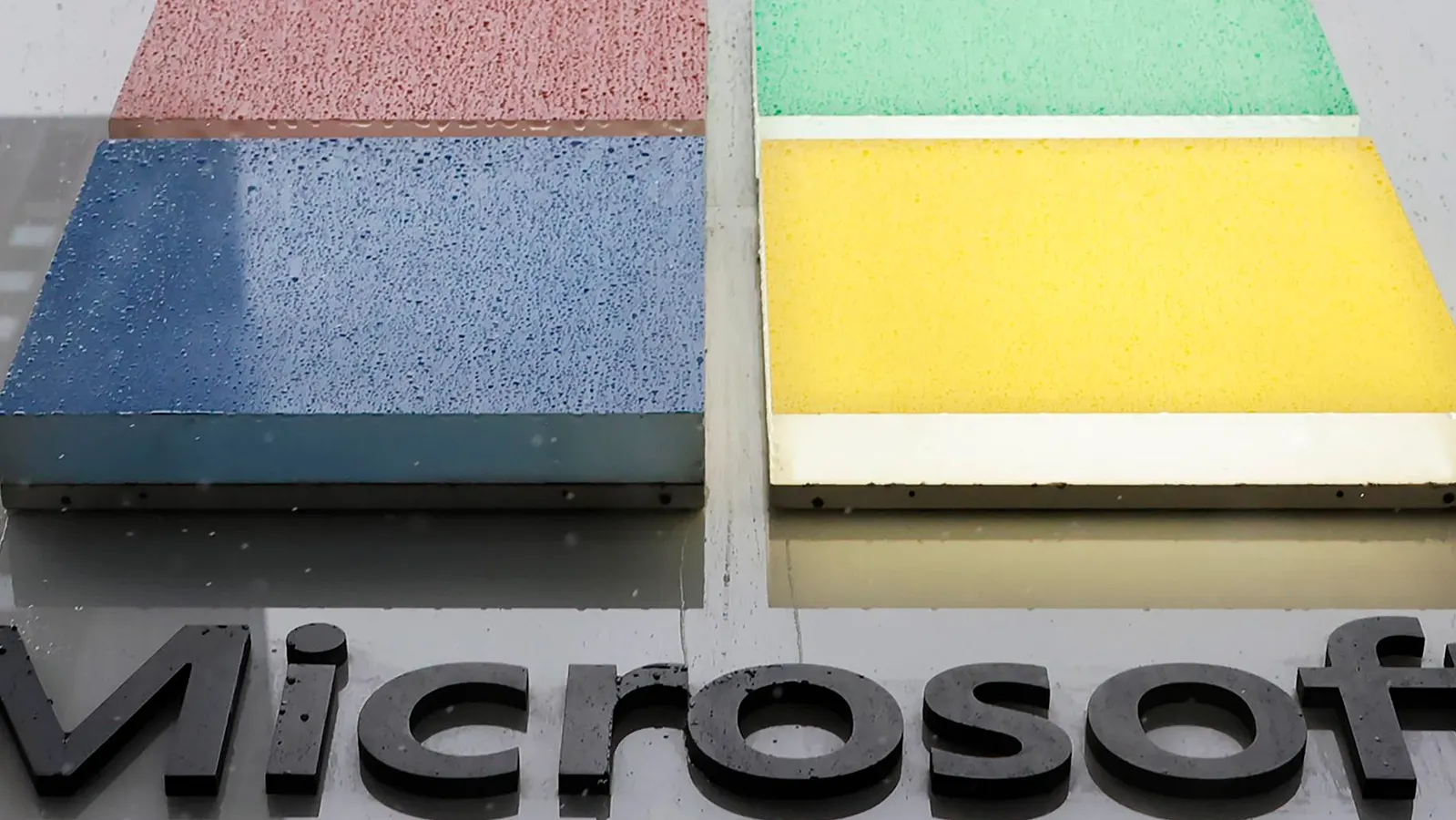 Featured image for Microsoft Extends Windows 10 Support and Security Options Amid Upgrade Challenges