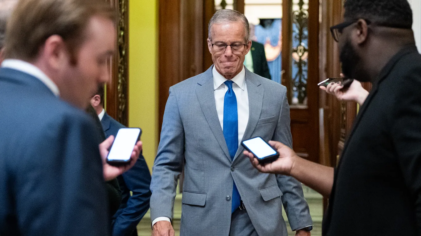 Featured image for Americans Support Extending Obamacare Tax Credits Amid Political Standoff