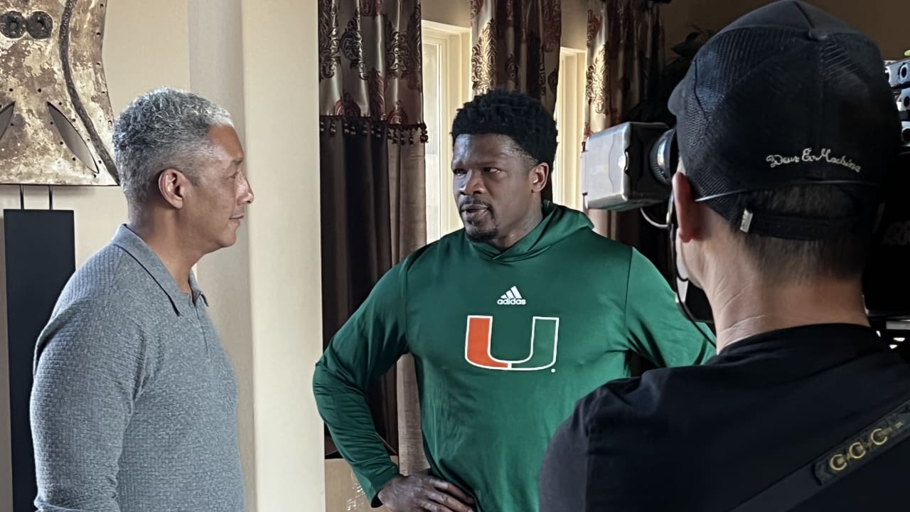 Featured image for "Andre Johnson: A Texans Legend's Journey to the Pro Football Hall of Fame"