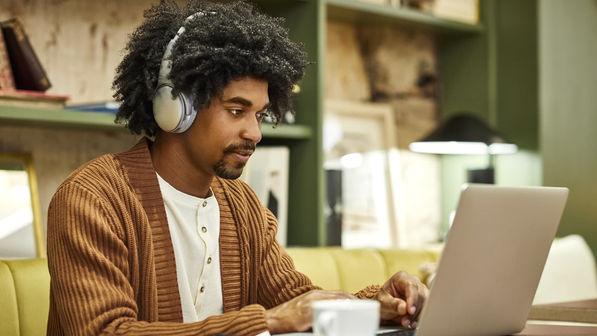 Featured image for "Essential Skills and Strategies for Modern Resumes"