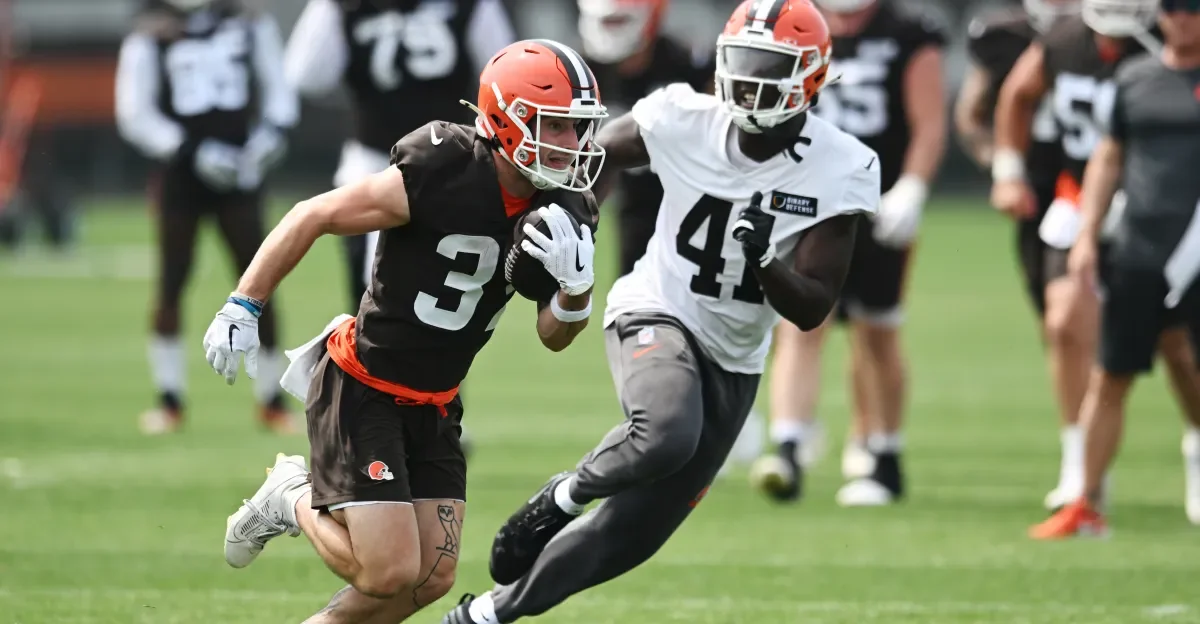 Browns make roster moves including waiving Floriea with injury