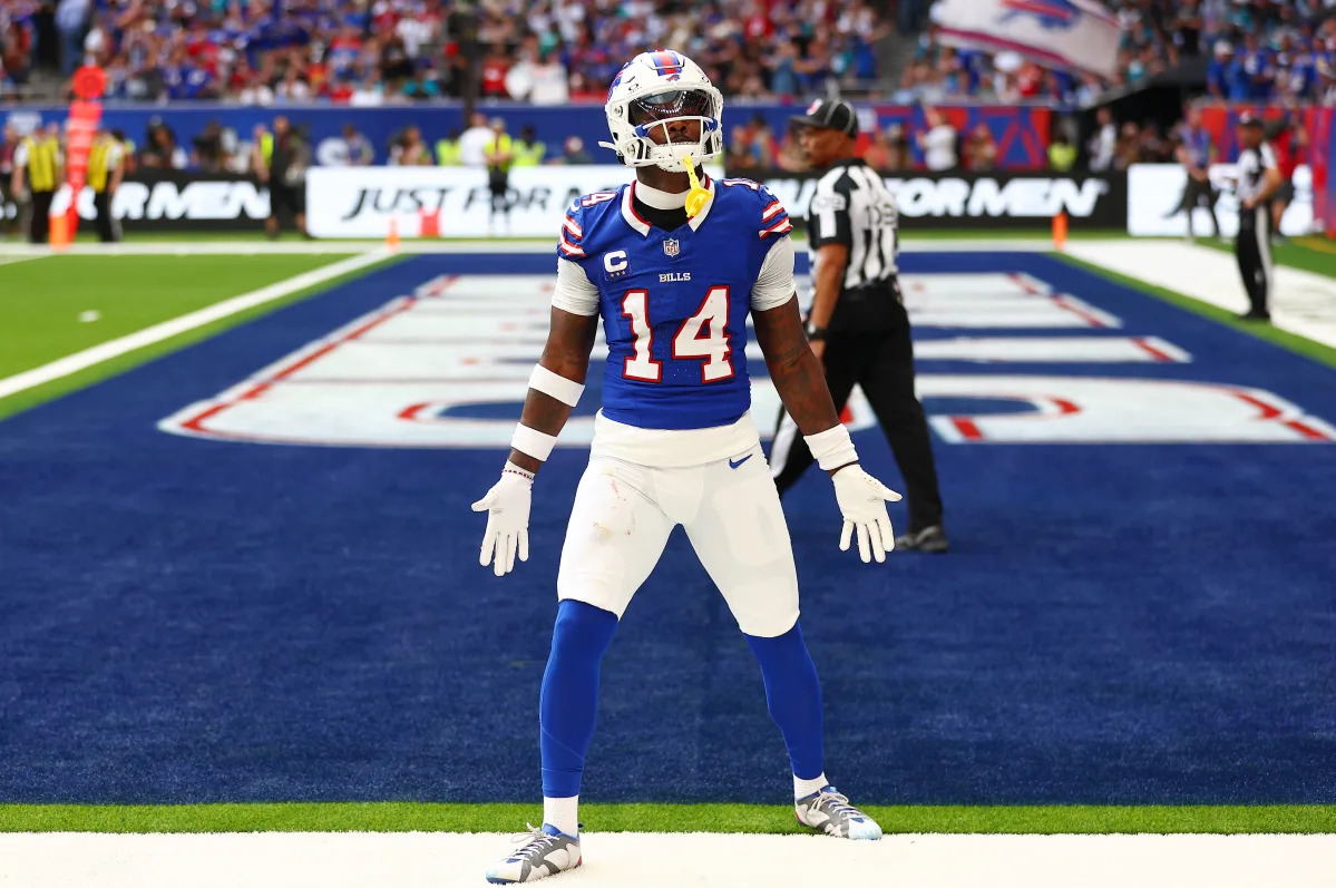 "Sunday Night Football: Bills vs. Giants - Live Updates, Highlights, and Predictions"