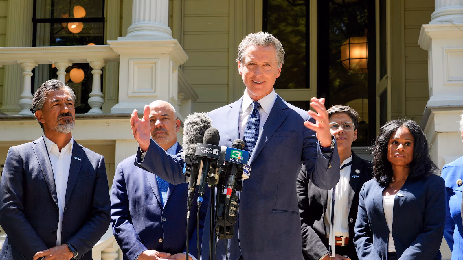 Featured image for Democratic Governors and Leaders Unite Against GOP Gerrymandering