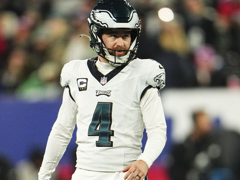 Featured image for Fantasy Football Week 14: Top Defense and Kicker Picks