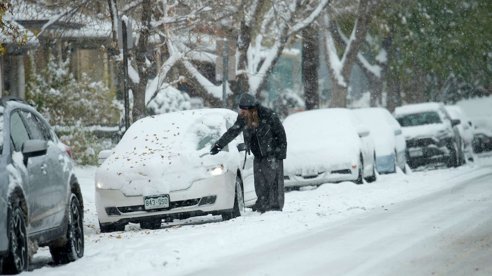 "Arctic Blast: US Braces for Bone-Chilling Winter Weather and Record-Low Temperatures"