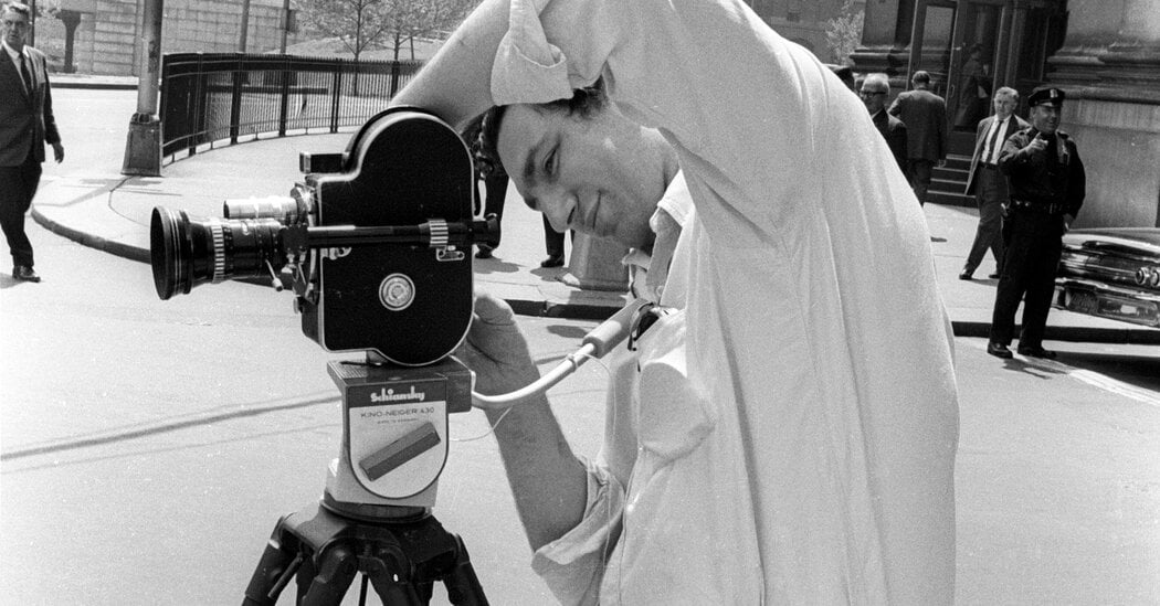 Featured image for Ken Jacobs, Pioneering Experimental Filmmaker, Dies at 92