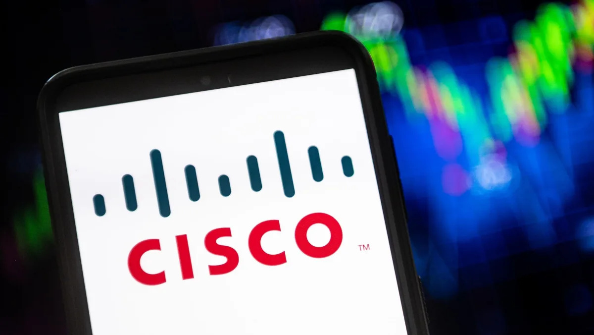Featured image for "Cisco Cuts 5% of Global Workforce, Slashes Full-Year Guidance"