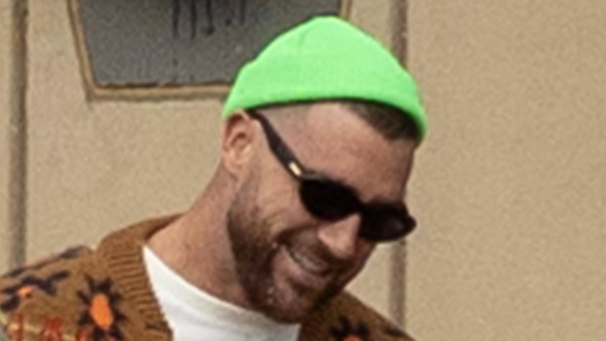 Travis Kelce's Taylor Swift Connection: From Phone Lock Screen to World Series Dance