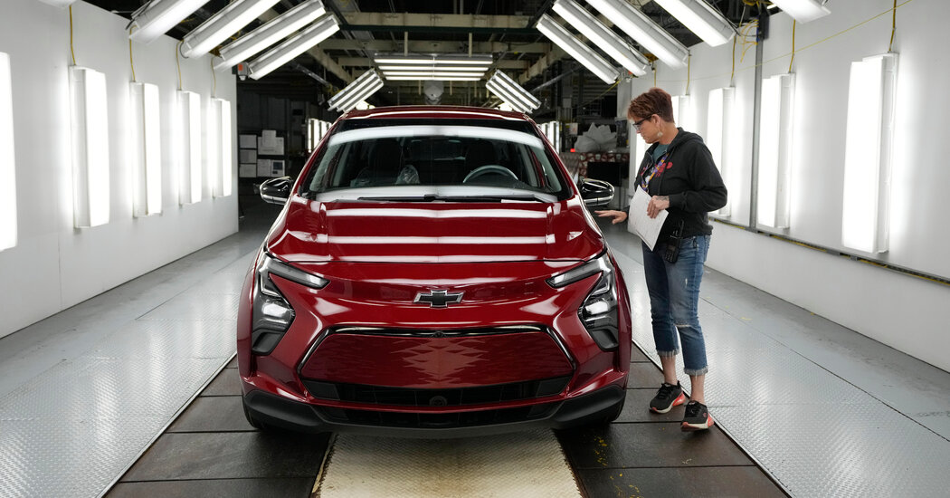 Auto-Industry Group Criticizes Biden's Electric Vehicle Plan