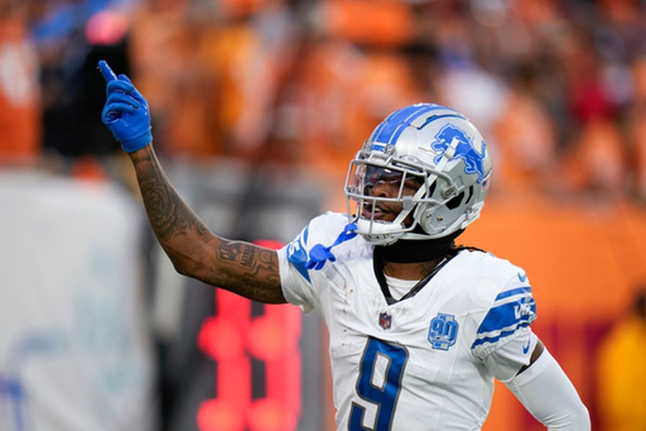 "Monday Night Football Showdown: Burning Questions, Betting Odds, and Player Props for Raiders vs. Lions"