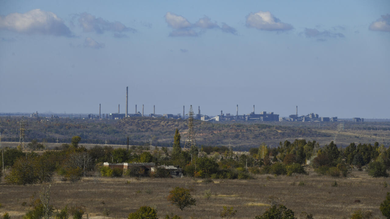 "Russian Forces Seize Avdiivka Despite Ukrainian Troops' Stand at Coke Plant"