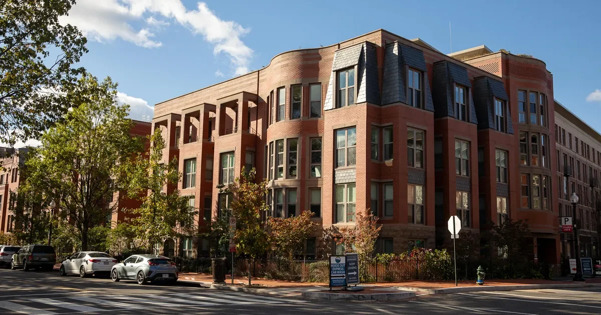 Mortgage Rates Dip Despite Drop in Demand and Strong Labor Market