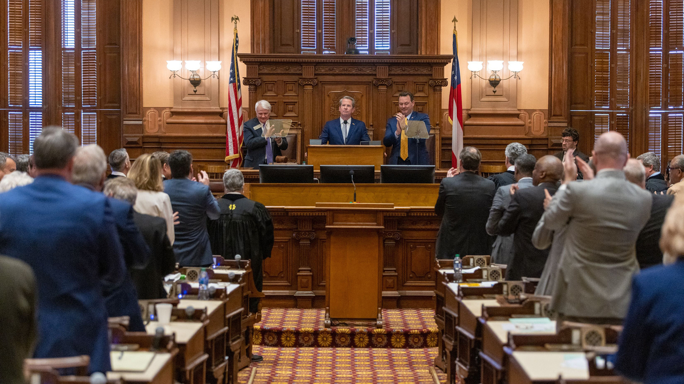 Featured image for "Pressure Mounts on Red States to Expand Medicaid Coverage Despite Opposition"