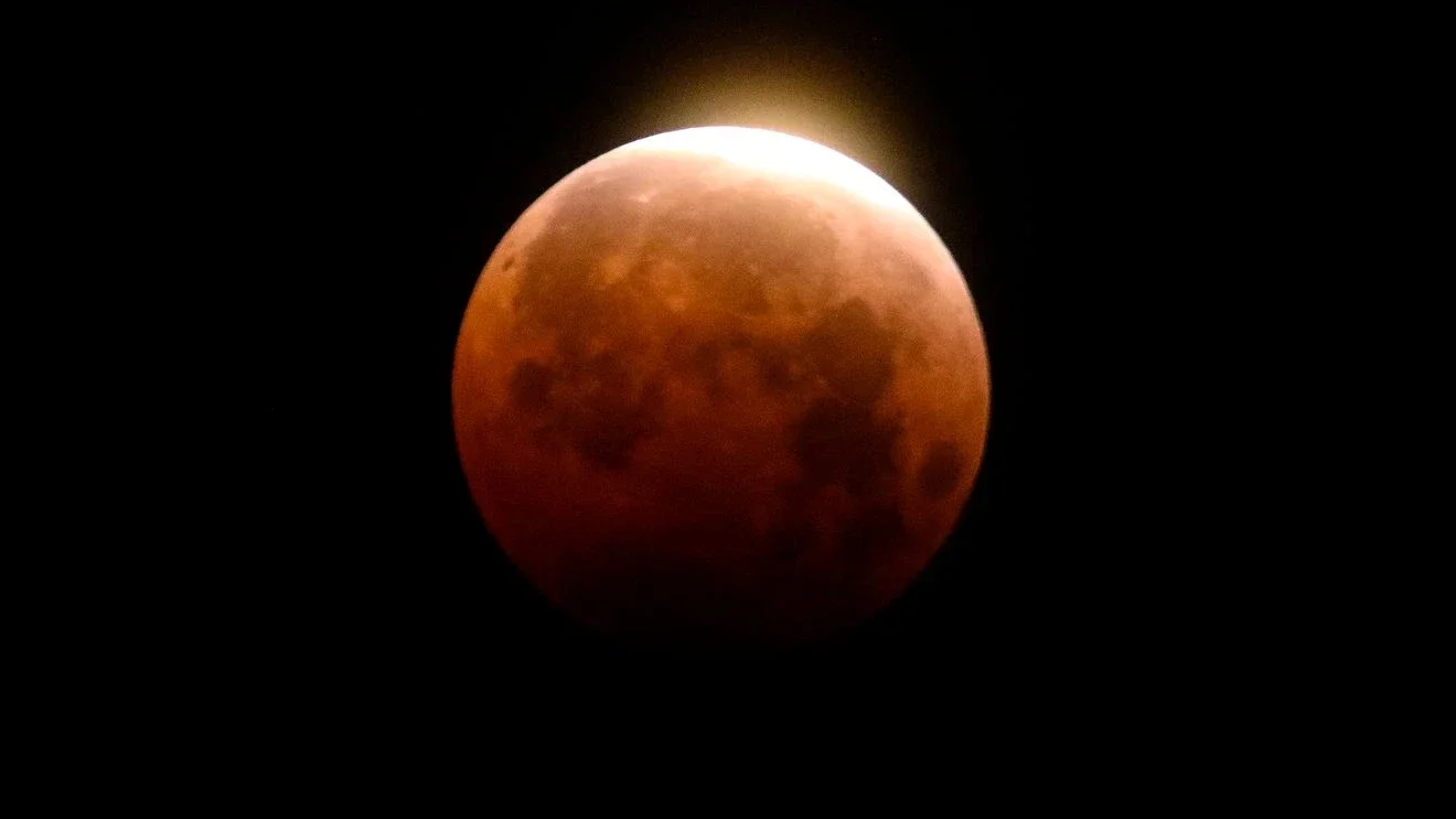 March 3 Blood Moon: Total Lunar Eclipse Graces U.S. Skies at Dawn