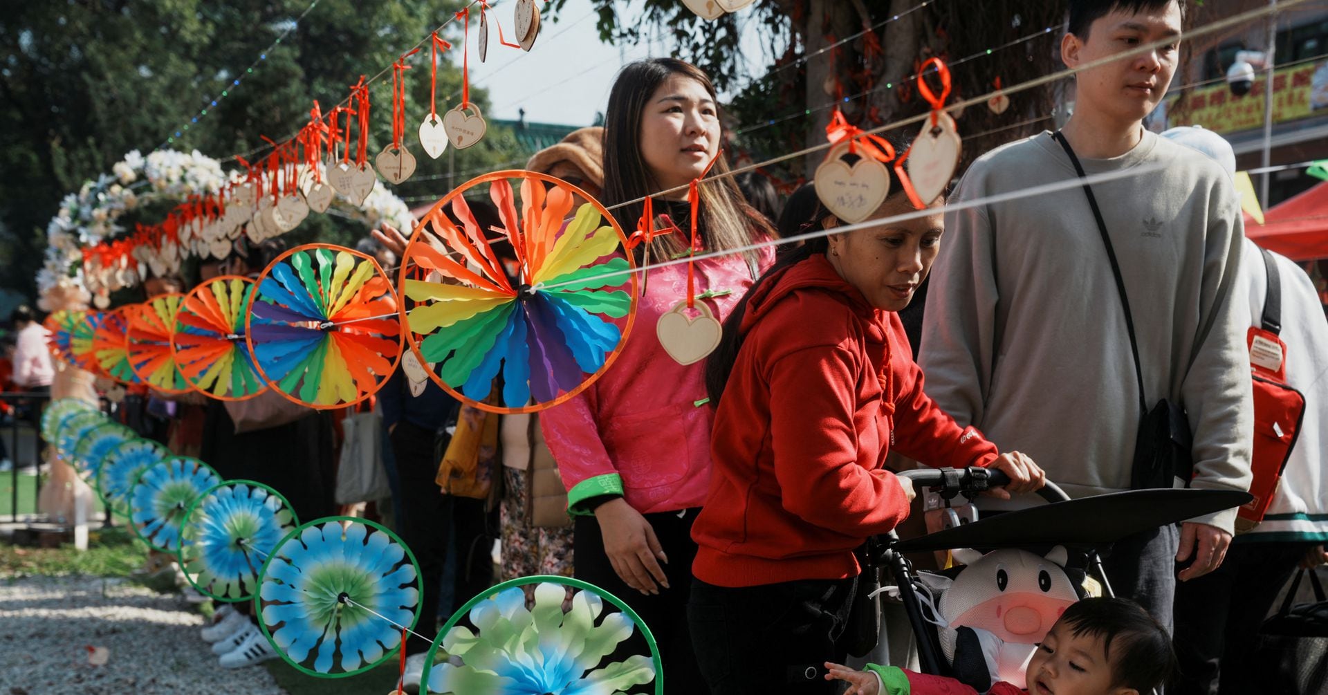 Featured image for "Global Markets React: Asian Equities Retreat, US and Europe Futures Dip"