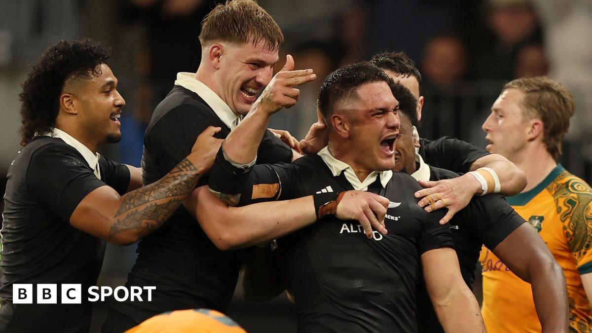 Featured image for All Blacks extend winning streak with 28-14 victory over Wallabies in Perth