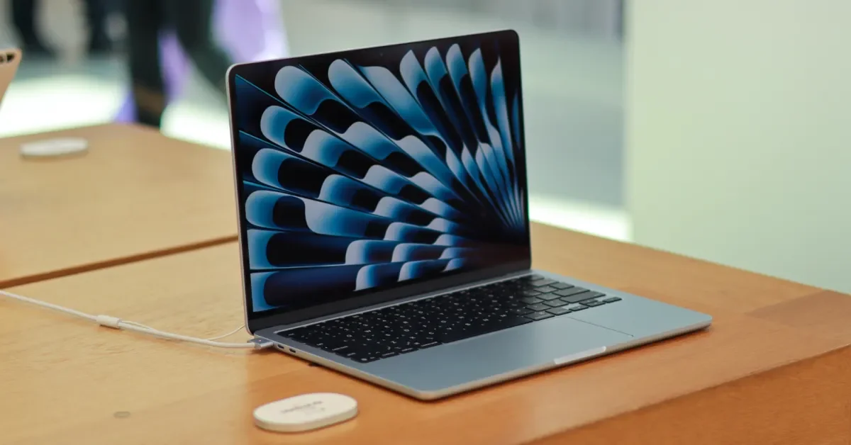 Apple Offers M4 MacBook Air at Discounted Prices Across Stores