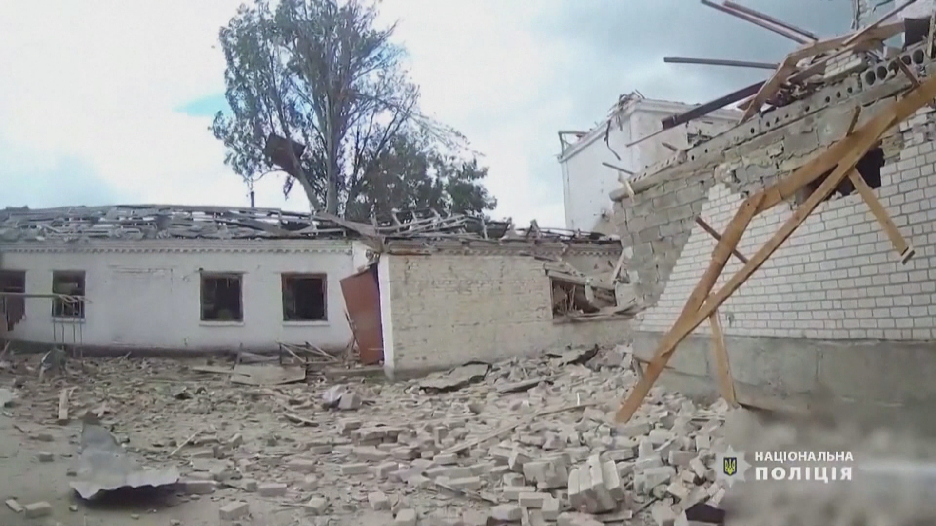 "Deadly Russian Attacks on Ukrainian Aid Distribution Points"