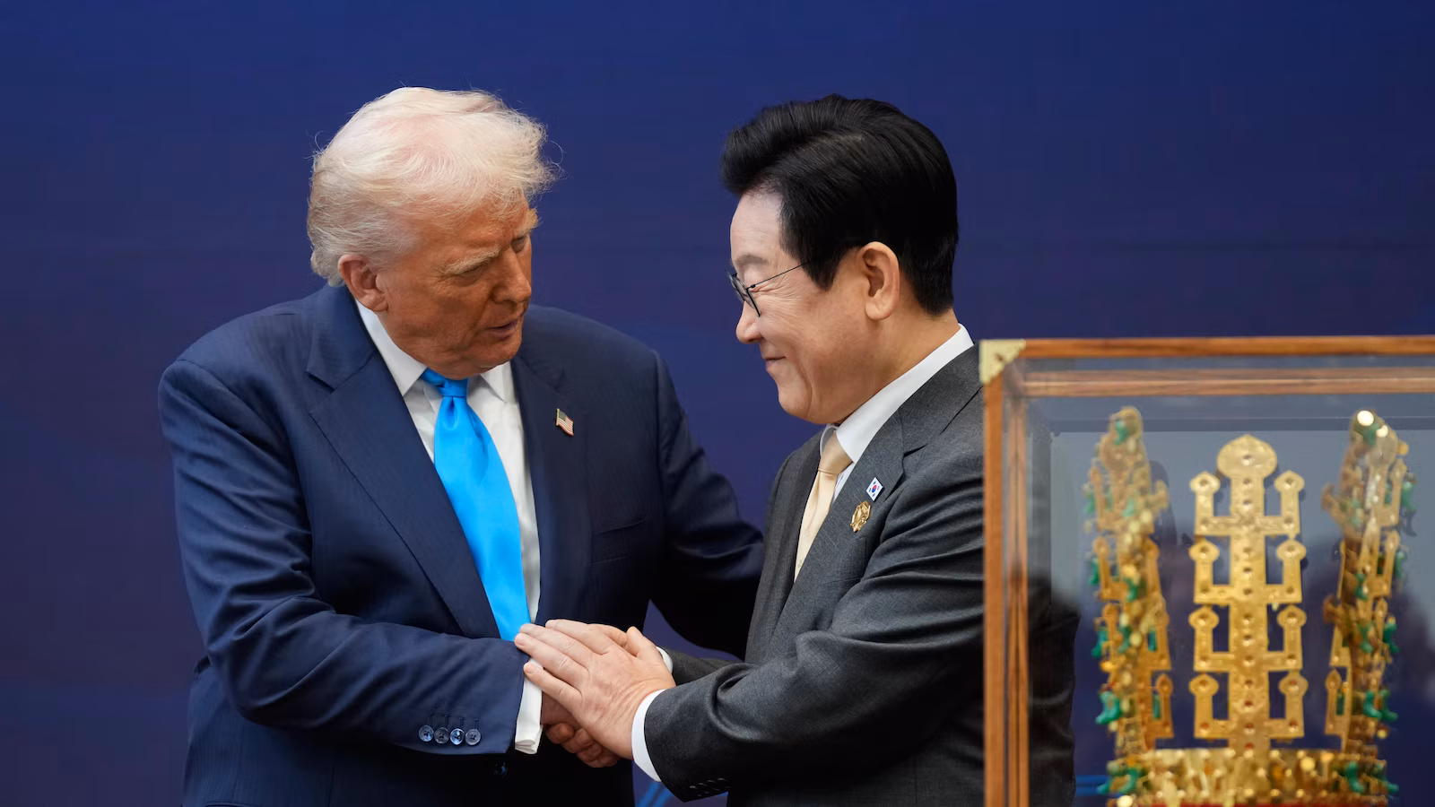 Trump's South Korea Visit Focuses on Securing Investment and Diplomatic Honors