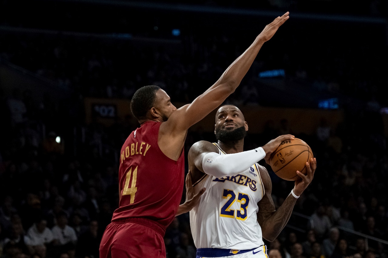 Featured image for Lakers Dominate Cavs, Secure Eighth Place Spot