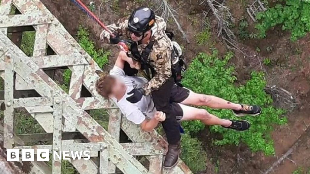 Featured image for Teen Miraculously Survives 400-Foot Canyon Fall in Washington