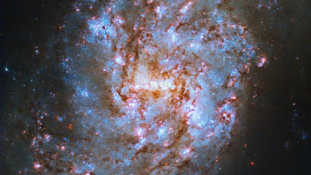 Stunning Hubble Telescope Photos Showcase Celestial Wonders