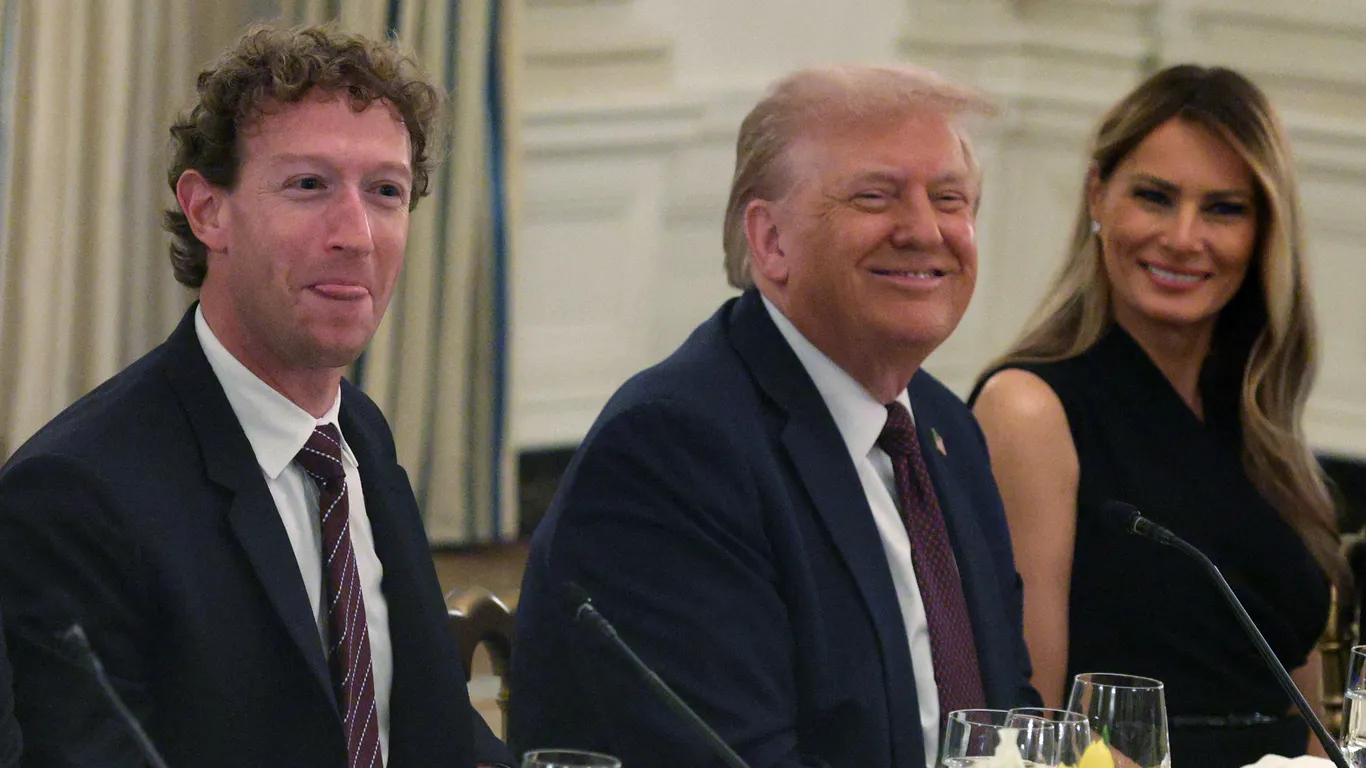Featured image for Trump Hosts Tech Leaders at White House Dinner Amid Elon Musk Absence
