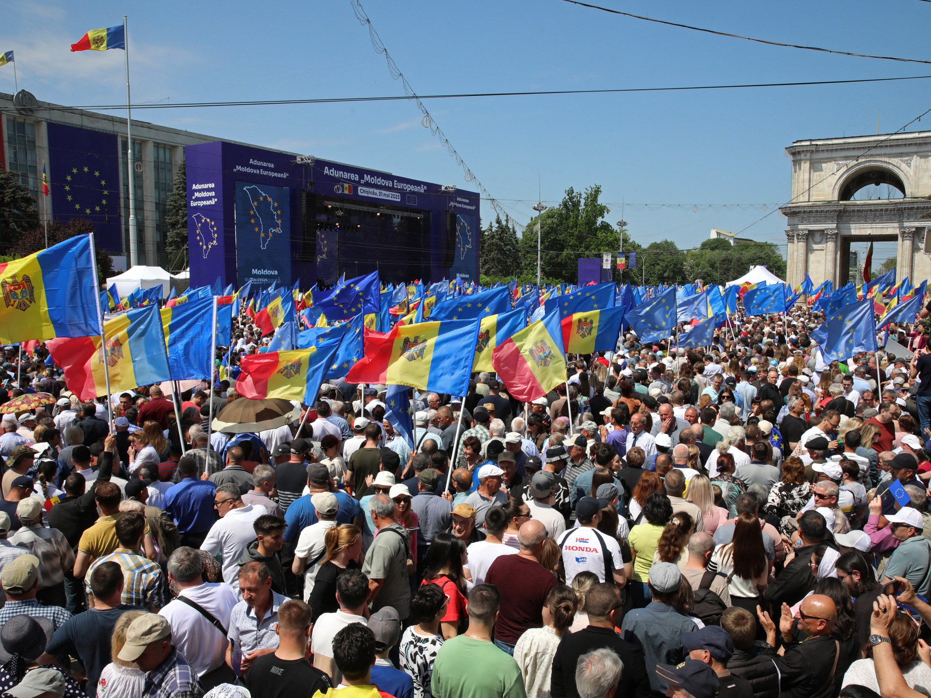 Featured image for Massive Pro-EU Rally Draws Tens of Thousands in Moldova