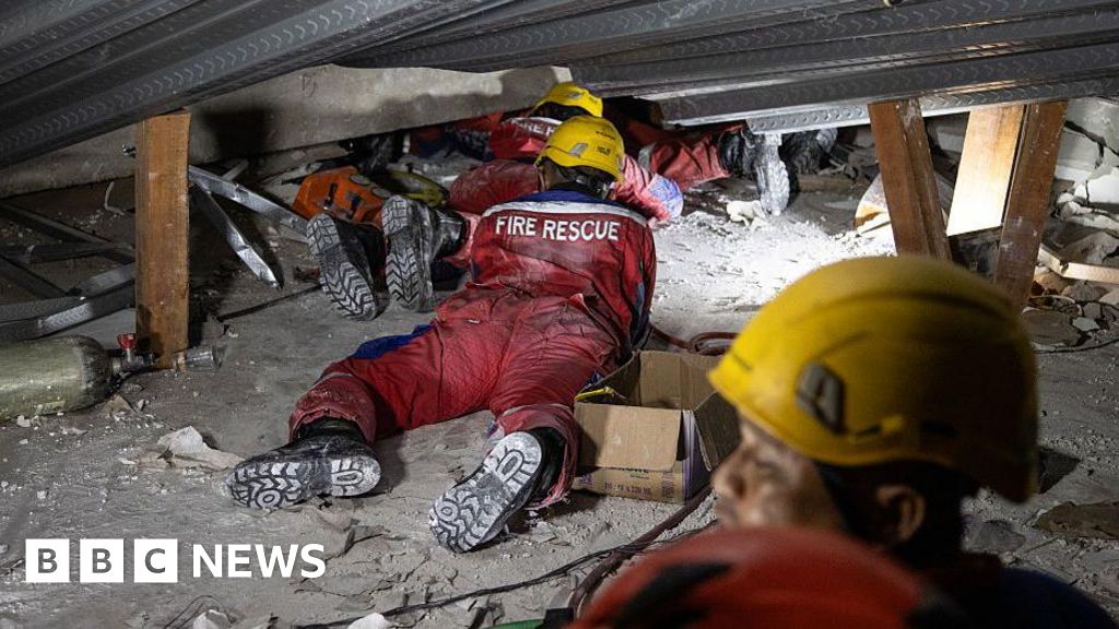 Featured image for Rescue Efforts Intensify for Trapped Students After Indonesia School Collapse