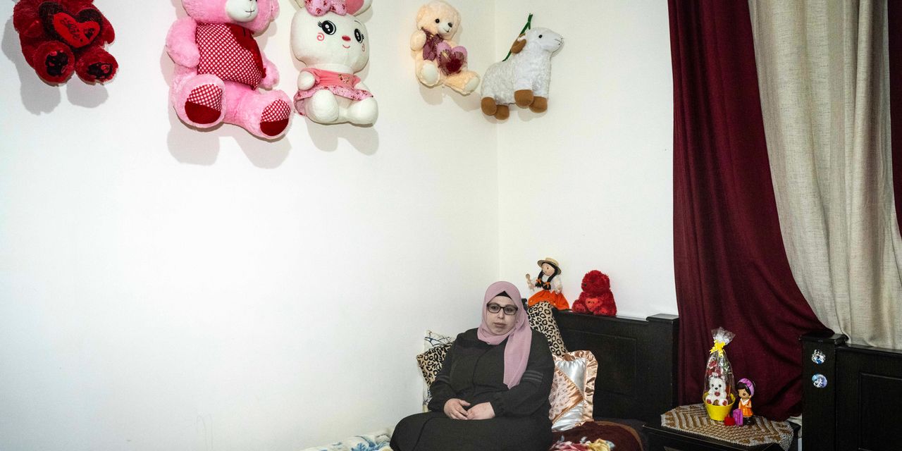 "Hamas Gains Momentum with Release of Palestinian Prisoners"