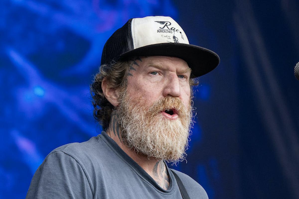 Featured image for Ex-Mastodon Guitarist Brent Hinds Dies in Motorcycle Accident