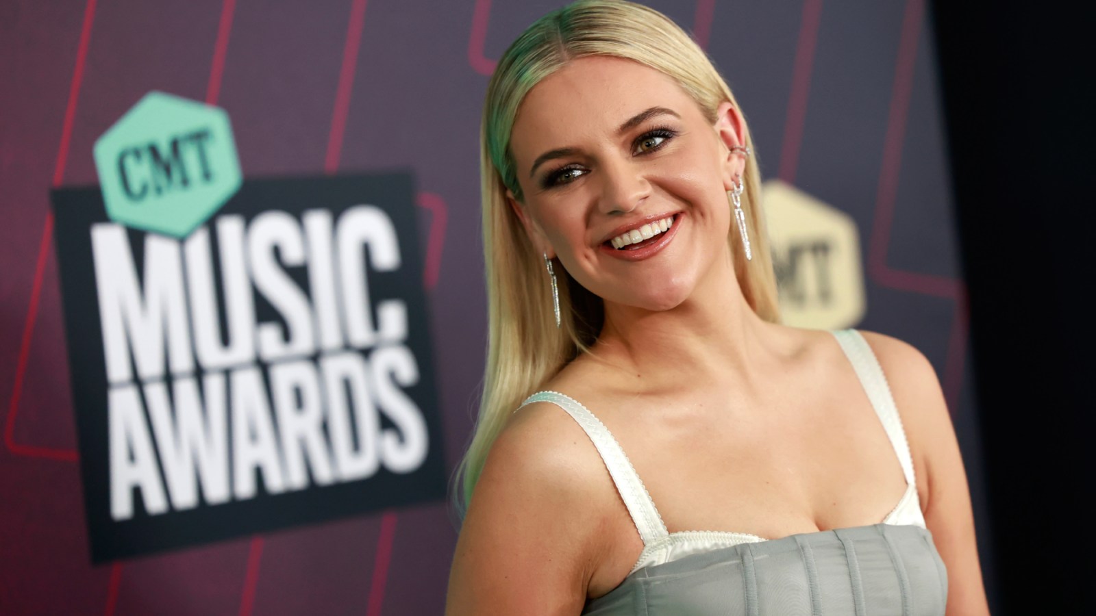 Kelsea Ballerini Shines at 2023 CMT Awards with Drag Queens and Red Carpet Debut.
