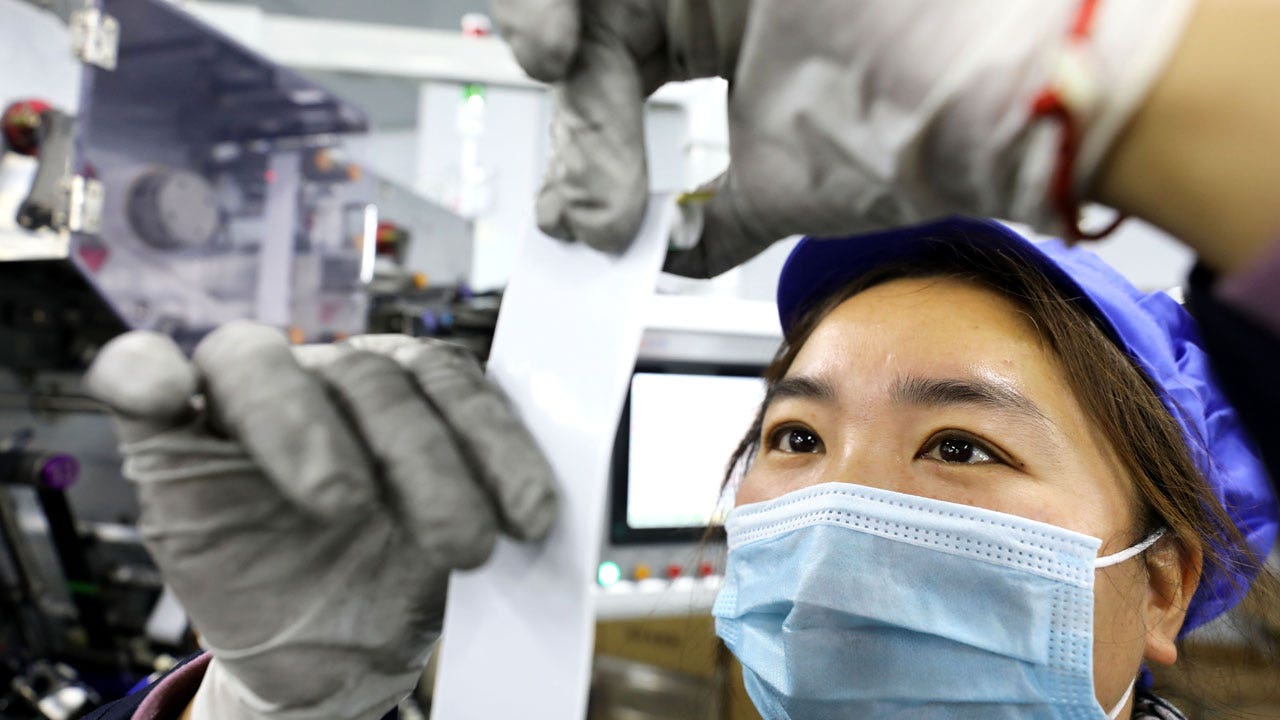 Global Battery Industry Faces Uncertainty as US and China Clash Over Regulations
