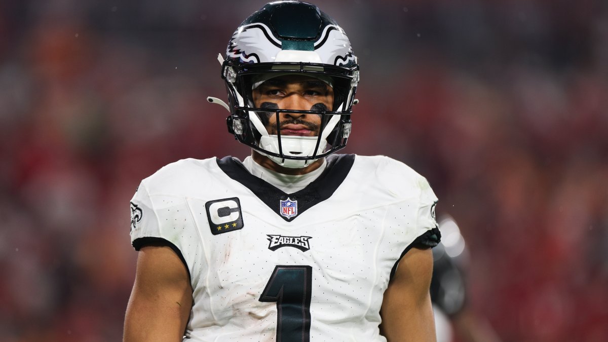 Featured image for "Jalen Hurts: Overcoming Challenges and Determination for Improvement"