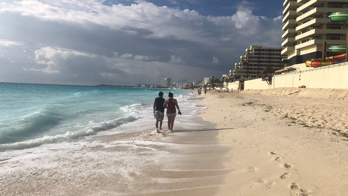 "Mexican Cartel Timeshare Scam Hooks Thousands of Americans"