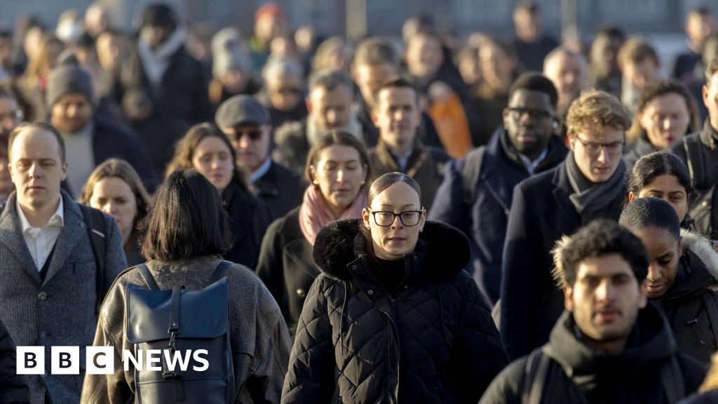 Featured image for Government and councils clash over four-day workweek plans